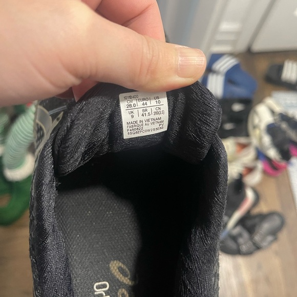 ASICS Men's Black and Gold Athletic Shoes - Picture 2 of 2